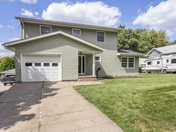 297 Burnside Ave, Muscatine, IA 52761