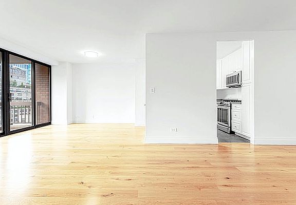 3rd image of 245 E 58th St APT 15F