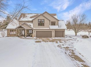 11887 Sunset Dr, Marshfield, WI 54449