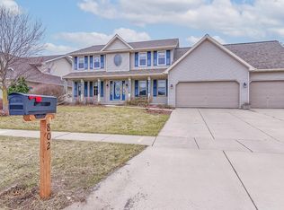 802 Turnberry Dr, Waunakee, WI 53597