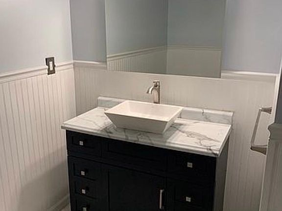 3rd image of 6024 Linton Ln