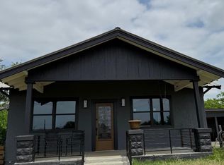 405 E College St, Llano, TX 78643