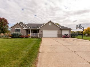 5646 Ravine Dr, Middleville, MI 49333