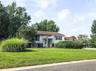 720 W Miller Dr, Staunton, IL 62088