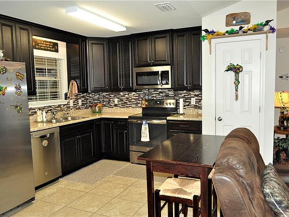 3rd image of 800 Ingraham Pl
