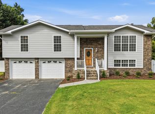 441 Sandalwood Dr, Hixson, TN 37343