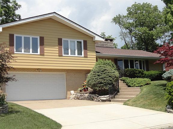 2nd image of 203 E Northridge Ln