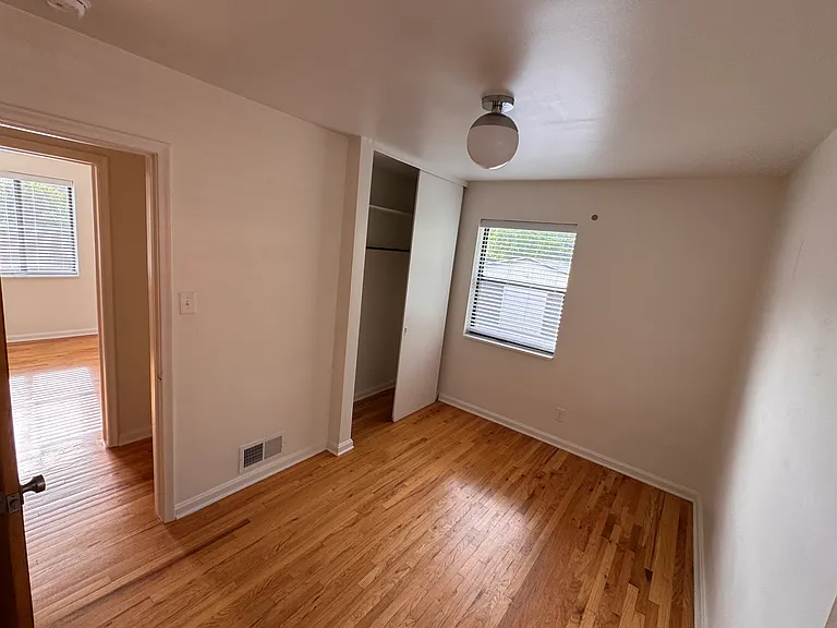 219 W 300 N — Photo 15
