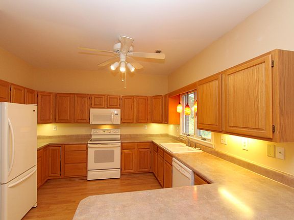 5th image of 726 Burlwood Dr