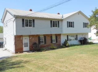 1327 Riverside Dr, Painesville, OH 44077