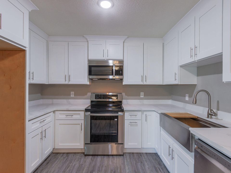 1st image of 3261 E Crescent Ave