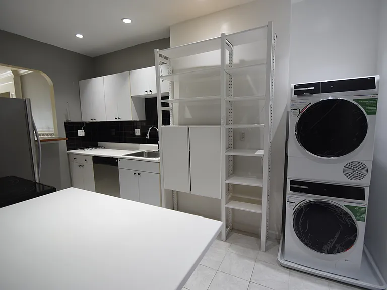 1402 Beacon St #3 — Photo 8