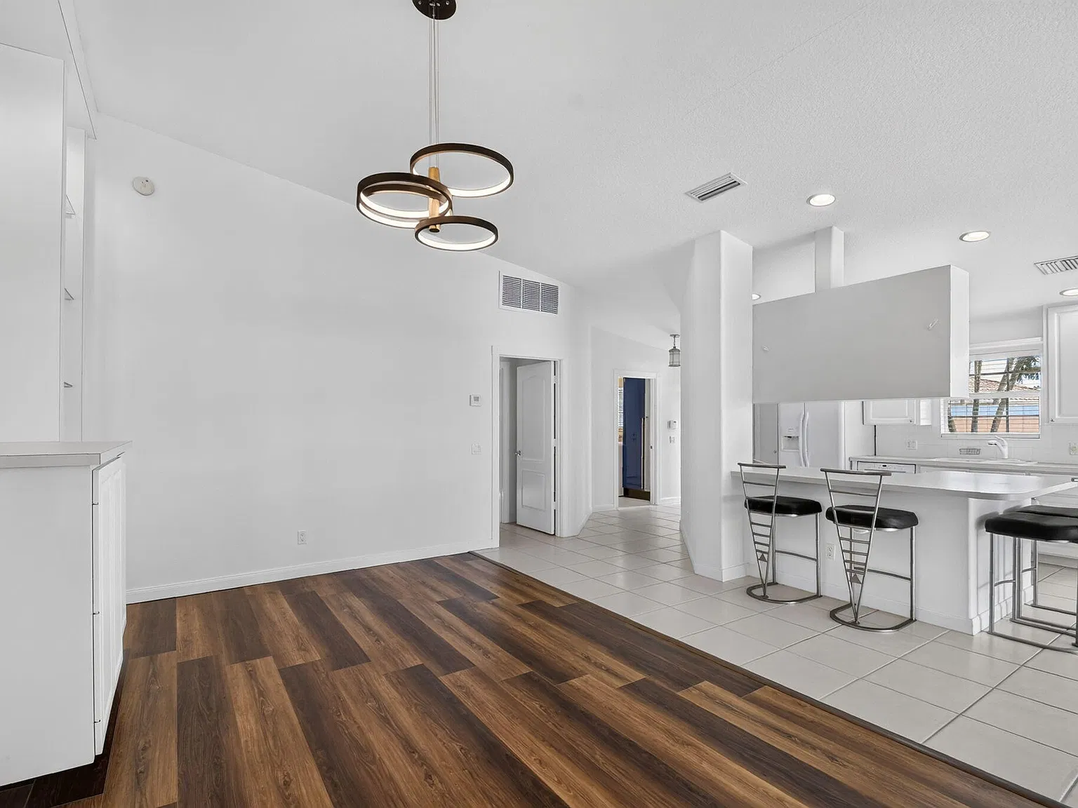2 bed, 2.0 bath, 1680 sqft, $3,000 — Photo 3
