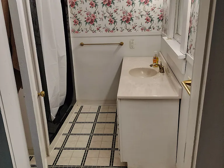 1230 N Highland Ave — Photo 14