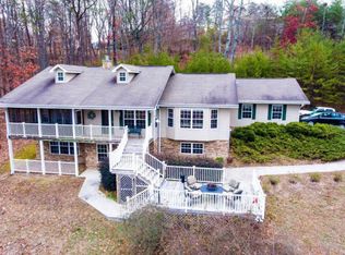 186 Merry Wood Dr, Rossville, GA 30741