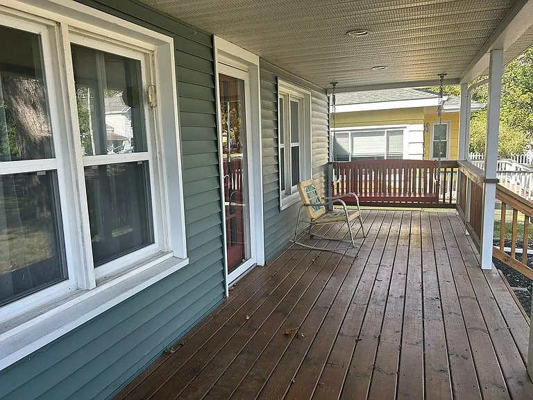 107 Smith St — Photo 4