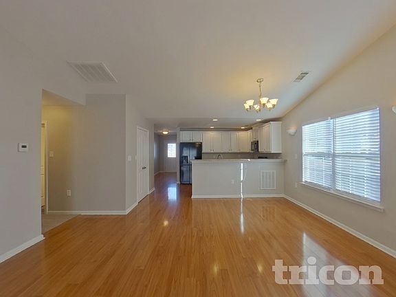 3rd image of 4296 Tucker Chase Dr