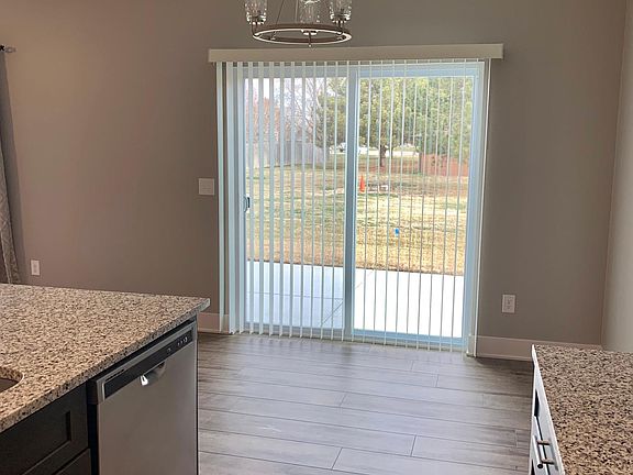 4th image of 4024 Ballard Cir