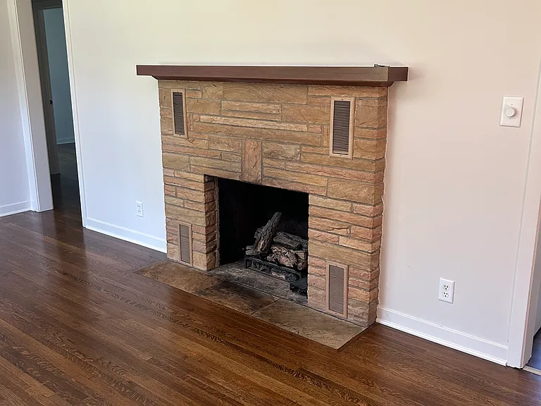 1015 Morton St — Photo 2