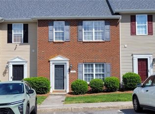 1704 Olivers Crossing Cir, Winston Salem, NC 27127