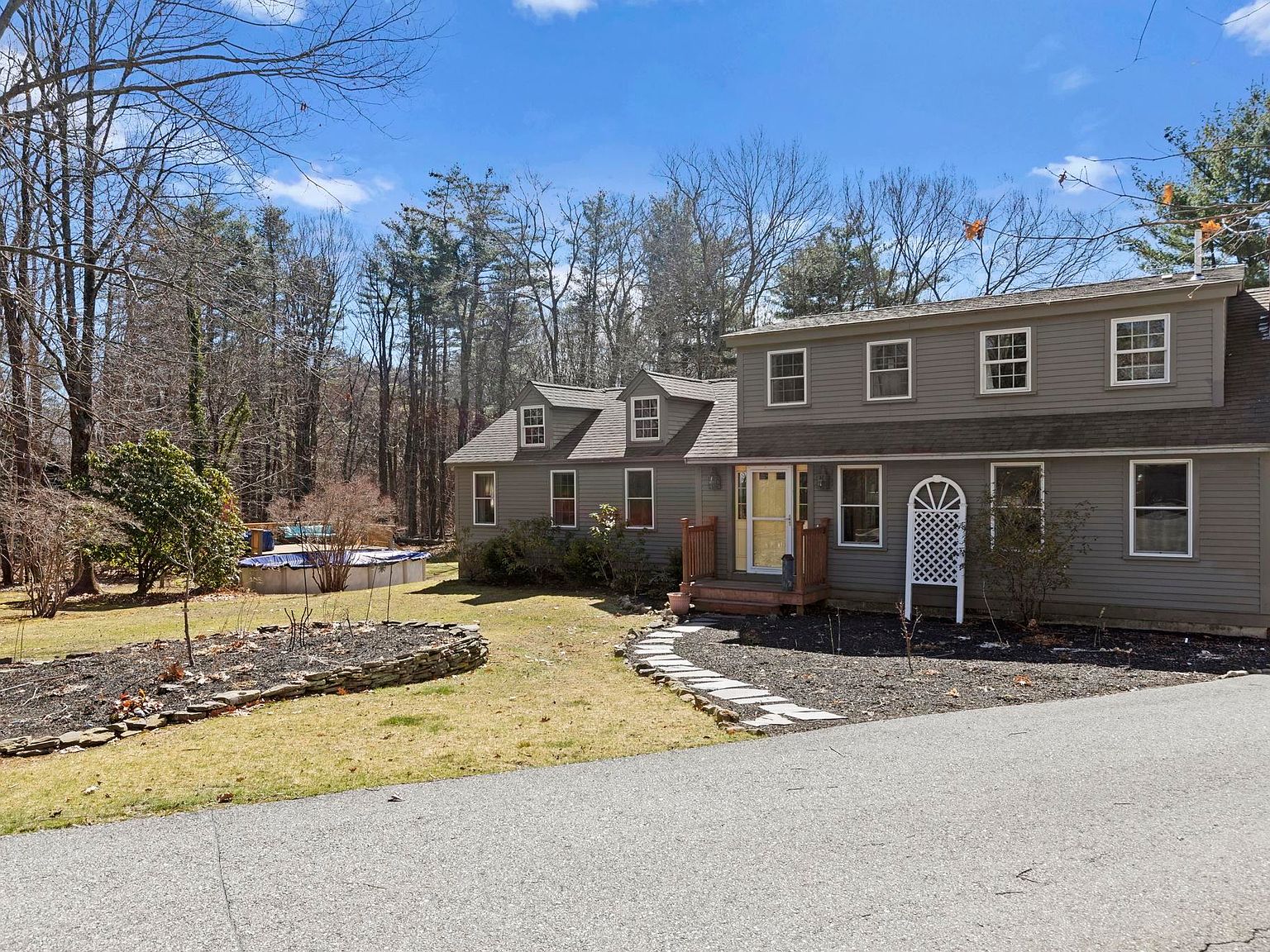 トップス house on the hill S/STee 80cm 10518 S Terry Dr, Palos Hills, IL 60465 | Zillow
