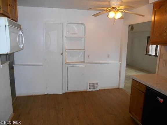 5th image of 3953 Jo Ann Dr