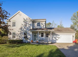 6905 Petersen Valley Dr NE, Rockford, MI 49341