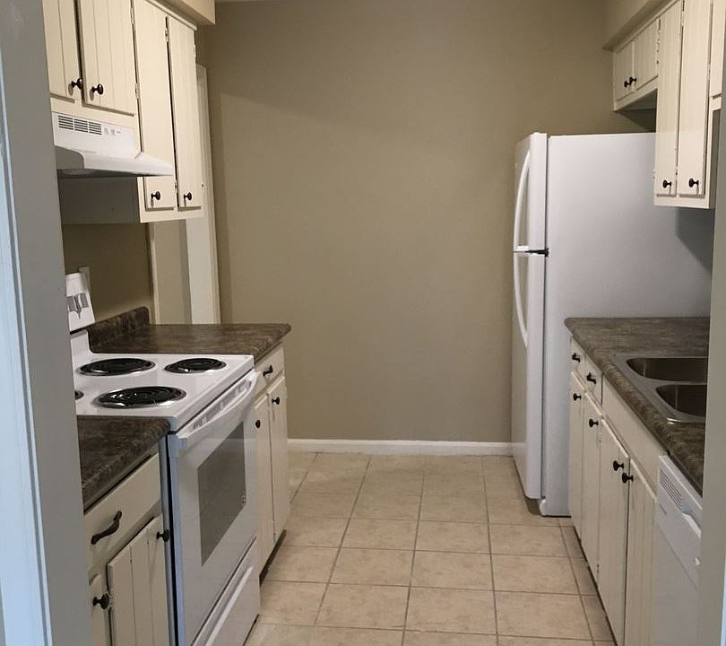 1st image of 2147 Sherwood Meadow Dr APT D