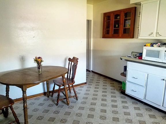4th image of 809 Holland Ave #1