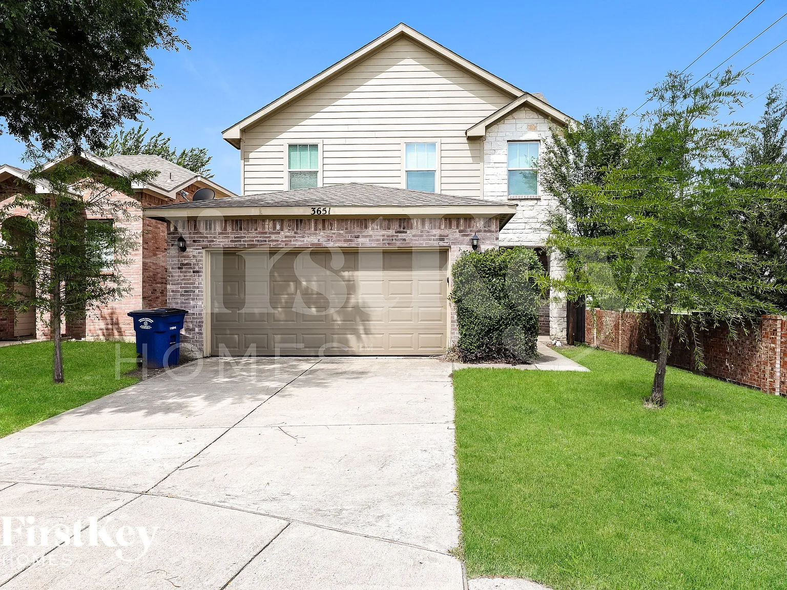 3 bed, 2.5 bath, 1886 sqft, $2,070 — Photo 1