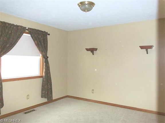 5th image of 14858 Lantern Ct