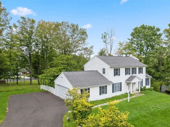 700 Holly Hill Rd, Vestal, NY 13850