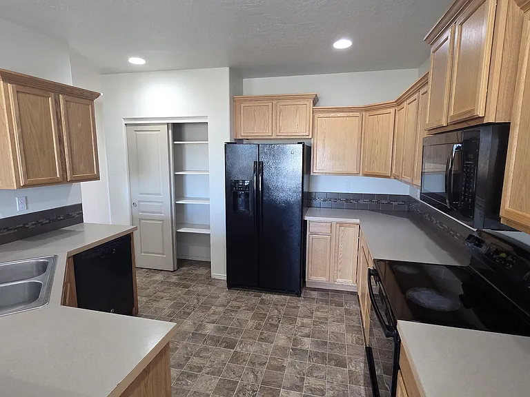 1430 SW Greeley St — Photo 7