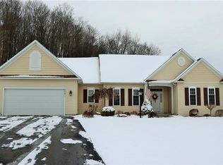 3827 Pegasus Cir, Syracuse, NY 13209