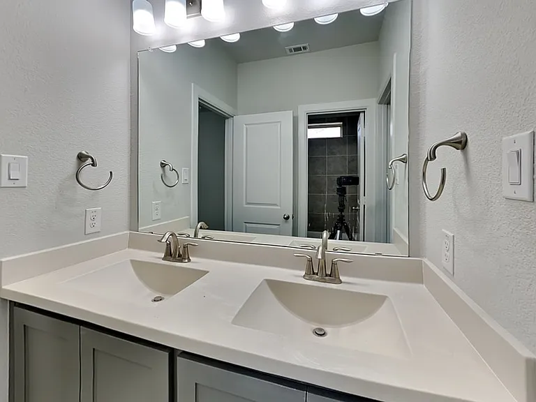 13660 Diamond Grove Ln — Photo 17