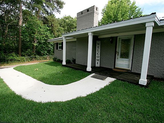 3rd image of 1318 Whitehouse Dr
