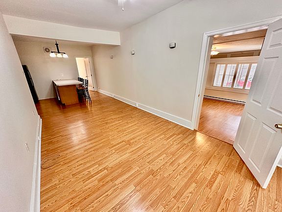 3rd image of 3652 Midvale Ave #1