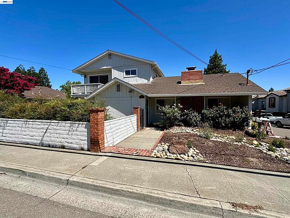 3rd image of 3851 Vineyard Ave