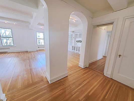 4th image of 46 E 91st St #6AB