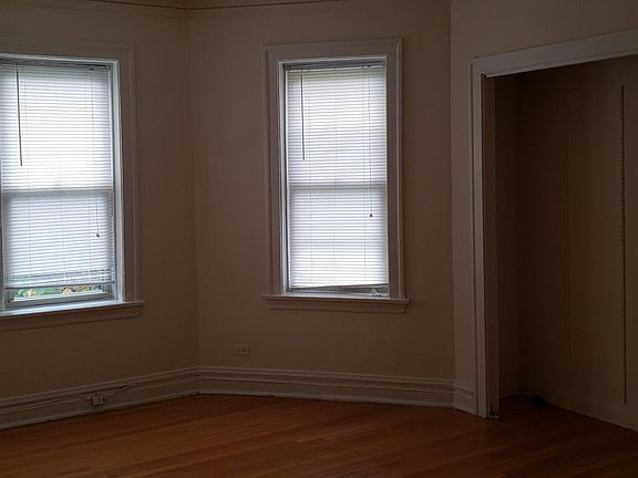 2nd image of 4955 N Whipple St APT 2W