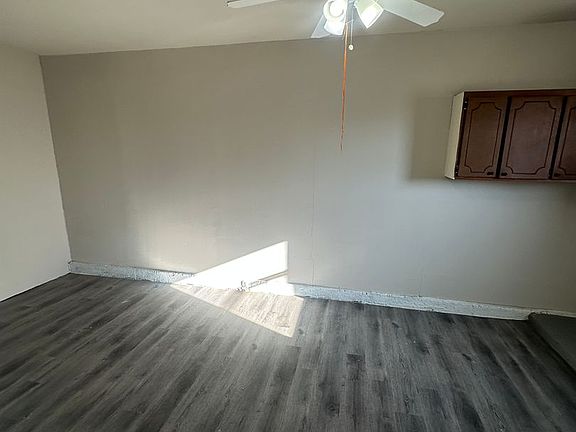 5th image of 3028 N Grand St