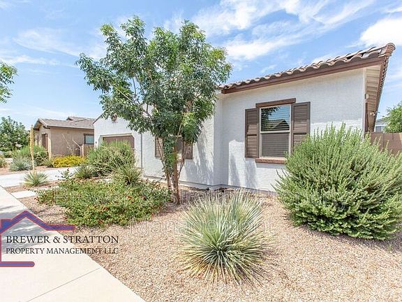 4th image of 22678 E Parkside Dr