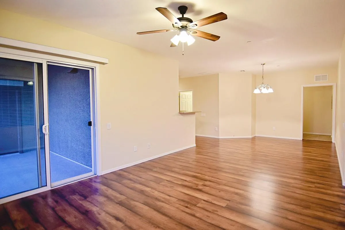 3 bed, 1475 sqft, $1,975 — Photo 4