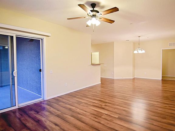 Spacious Bright Family Room