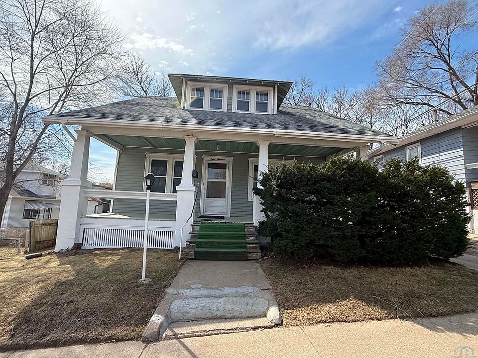 1st image of 814 23rd St