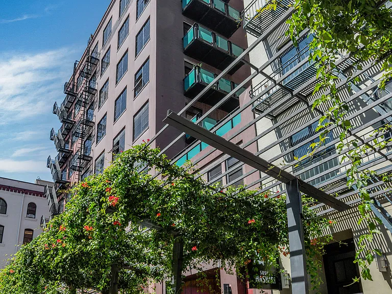 Mint Plaza — Photo 18