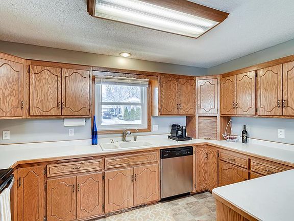 4th image of 20955 Fairbanks Ave N