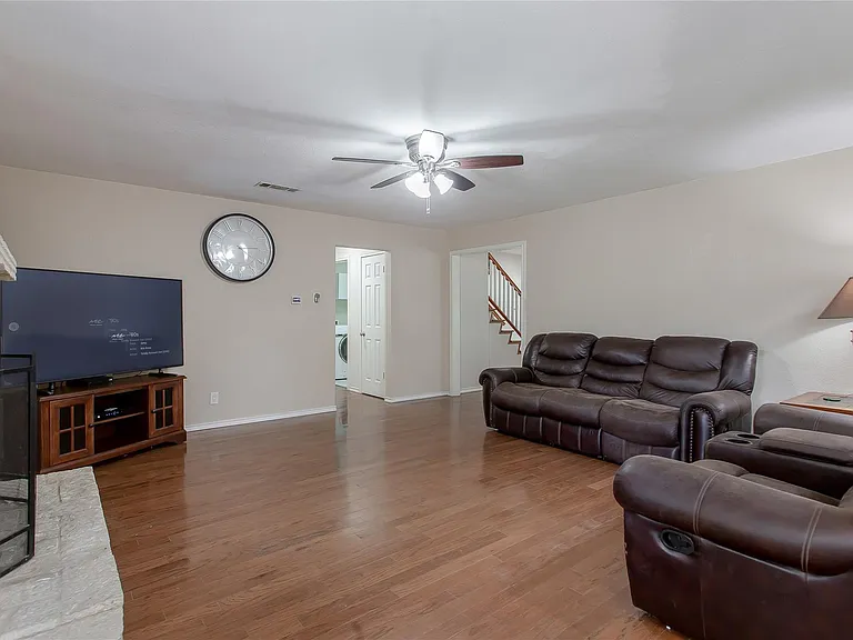 1428 Dumont Dr — Photo 13