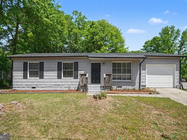 4 Midland Park Ln, Newnan, GA 30263