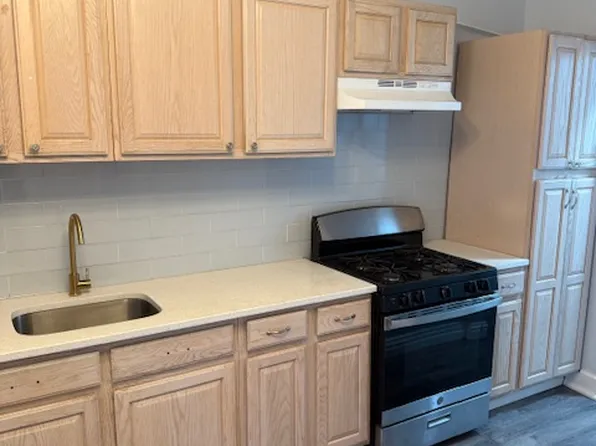 1144 Blake Avenue image 1 of 17